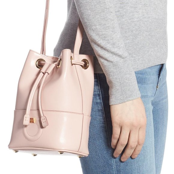 Salvatore Ferragamo City Quilted Gancio Bucket Bag - Picture 2 of 16